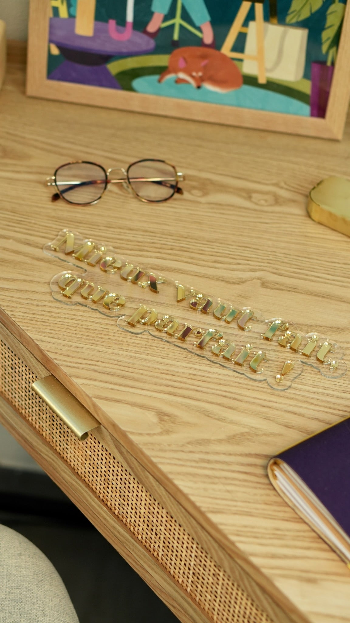 Enseigne &quot;Mieux vaut fait que parfait&quot;