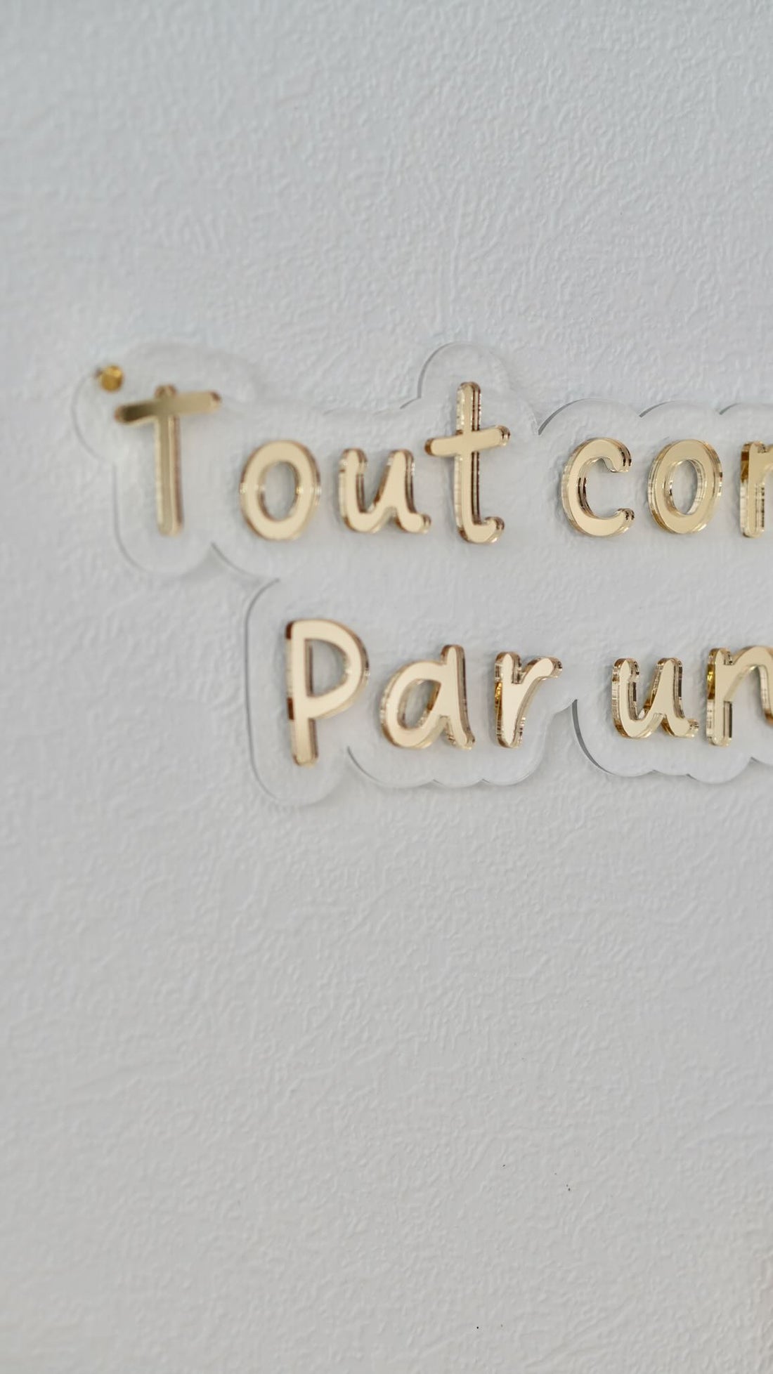 Enseigne &quot;Tout commence par une idée&quot;