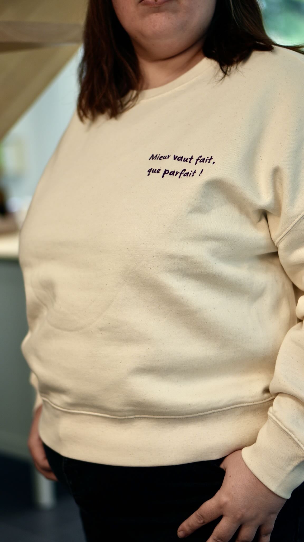 Sweat brodé femme &quot;Mieux vaut fait que parfait&quot; - Violet